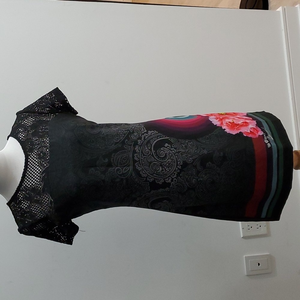 Black Lace Yoke Floral Print Shift Dress